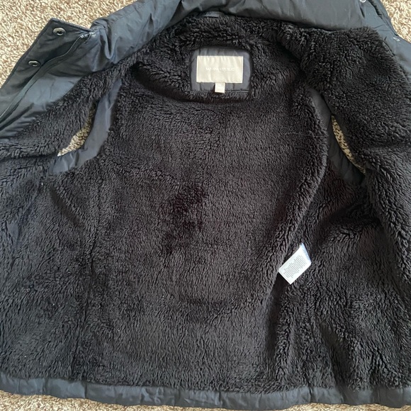 Banana Republic Puffer Vest - Picture 4 of 7